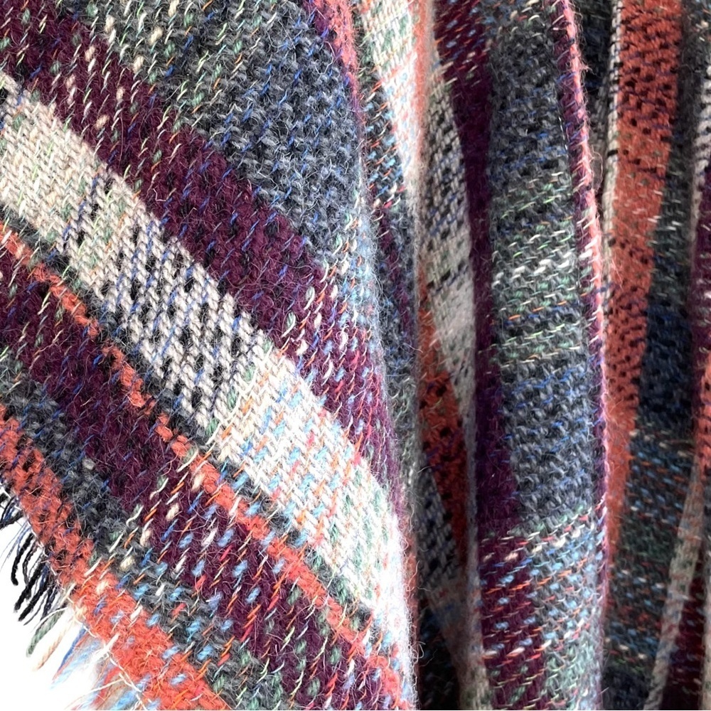 Yorkshire Blankets Woven Wool Blend Cape, Multicolour, Handmade in UK, One Size - Picture 6 of 7
